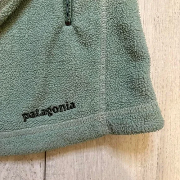 Vintage women's Green Patagonia fleece jacket SIZE S - Picture 2 of 6